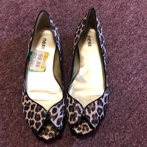 Leopard shoes. Open toe.